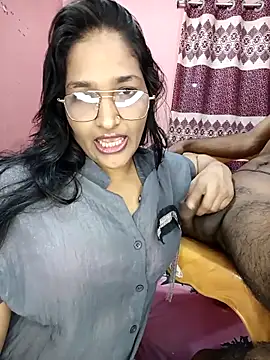 CoupleShow 432 online show from May 12, 2026, 6:14 pm