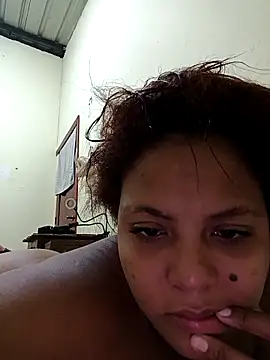 Snapshot of NickiiiNova chatting on November 6, 2025, 5:22 am NickiiiNova online show from November 6, 2025, 5:22 am