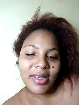 Snapshot of NickiiiNova chatting on November 4, 2025, 4:05 am NickiiiNova online show from November 4, 2025, 4:05 am