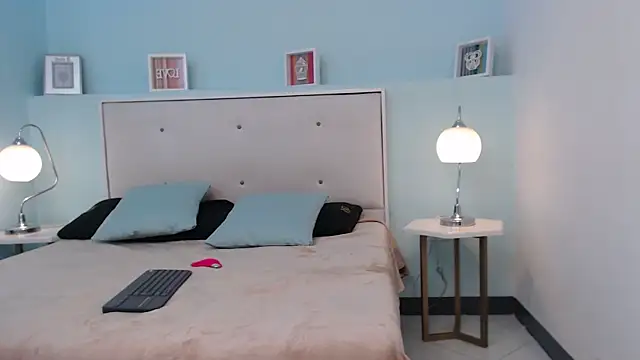 SusanWilliams  online show from November 5, 2025, 11:02 am