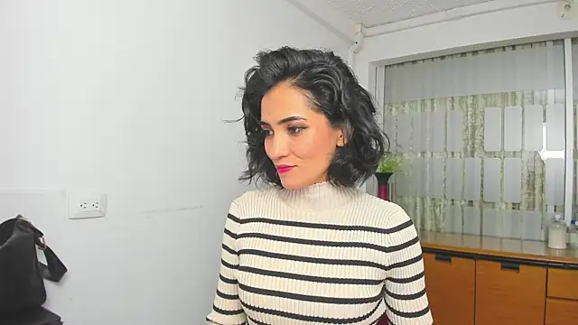 chloehanna online show from November 26, 2025, 7:14 pm