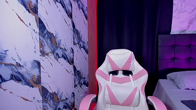 Scarlet DLuce online show from February 19, 2026, 9:06 am