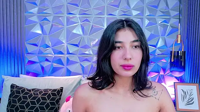 AdelineJhones online show from April 7, 2026, 10:22 pm