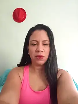 LeilaTaylor online show from December 20, 2025, 2:09 pm