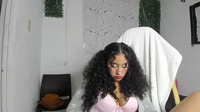 Snapshot of emily_stars1 chatting on February 3, 2026, 12:54 am emily stars1 online show from February 3, 2026, 12:54 am