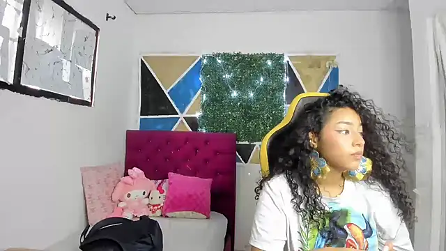 Snapshot of emily_stars1 chatting on February 12, 2026, 9:03 pm emily stars1 online show from February 12, 2026, 9:03 pm