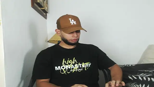 Maxcole 07 online show from October 29, 2025, 9:14 pm