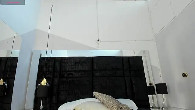 EmmadaSilva online show from February 20, 2026, 7:05 pm