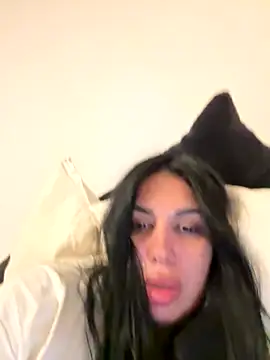 Snapshot of IsaBebe chatting on November 3, 2025, 3:04 pm IsaBebe online show from November 3, 2025, 3:04 pm