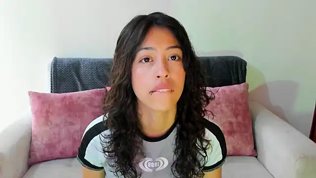 emily jonessxx online show from November 15, 2025, 6:12 pm