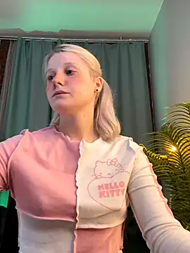 ShineJoan online show from November 14, 2025, 9:51 pm