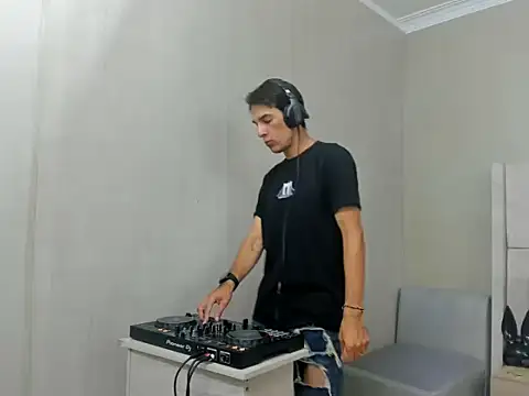 jupiter 333 online show from November 24, 2025, 5:57 pm