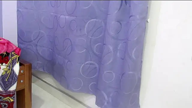 katty18love18 online show from November 30, 2025, 2:23 am