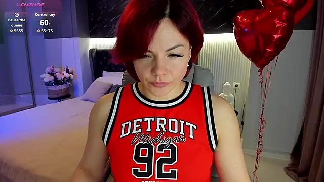 Snapshot of Wow_Maya chatting on February 17, 2026, 12:52 am Wow Maya online show from February 17, 2026, 12:52 am