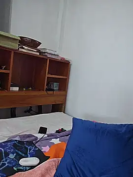 Kitty Kalifa online show from April 4, 2026, 9:54 pm