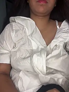 Cute Marina online show from May 15, 2026, 4:38 pm