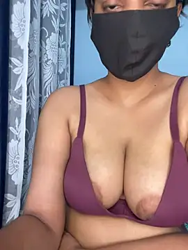Snapshot of Cute_Marina chatting on July 14, 2026, 1:17 pm Cute Marina online show from July 14, 2026, 1:17 pm