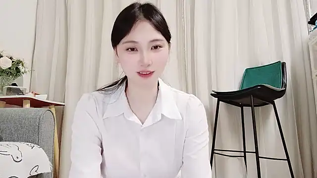 yuyan3929 online show from April 2, 2026, 1:46 am