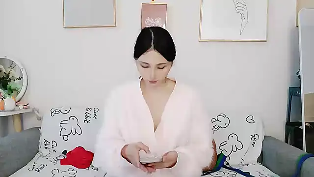 yuyan3929 online show from November 23, 2025, 5:28 am