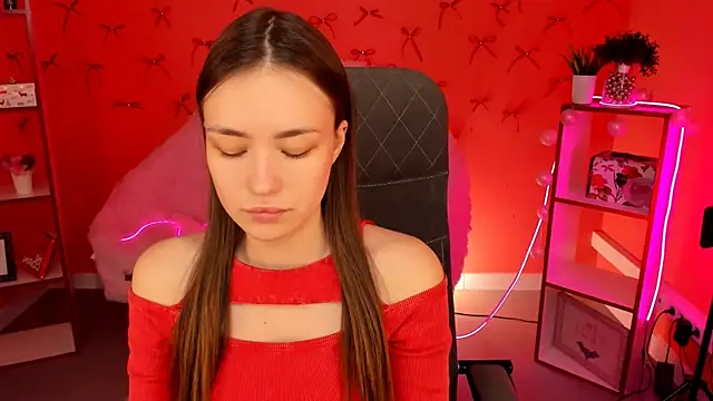 lollyrais online show from April 27, 2026, 1:09 pm