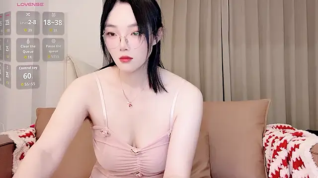 upoo7lt online show from March 12, 2026, 3:45 am