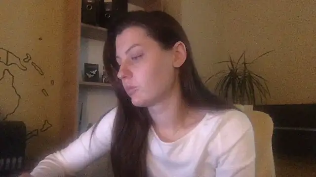 Snapshot of DollyRoma chatting on December 17, 2025, 1:27 pm DollyRoma online show from December 17, 2025, 1:27 pm