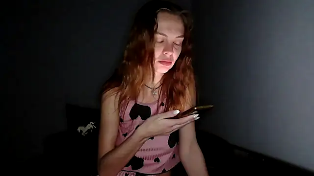 Snapshot of kriss5344 chatting on October 24, 2025, 7:35 pm kriss5344 online show from October 24, 2025, 7:35 pm