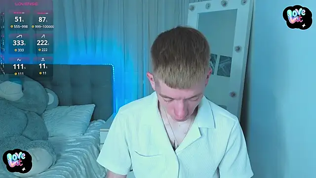 Cristian  Dior online show from April 22, 2026, 7:48 am