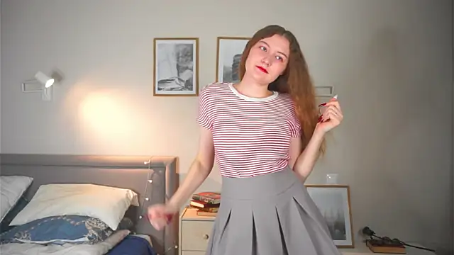 MegganKinson online show from November 1, 2025, 5:03 am