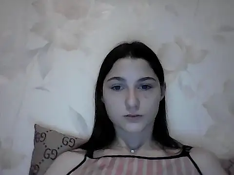 a alessia online show from November 17, 2025, 5:50 pm