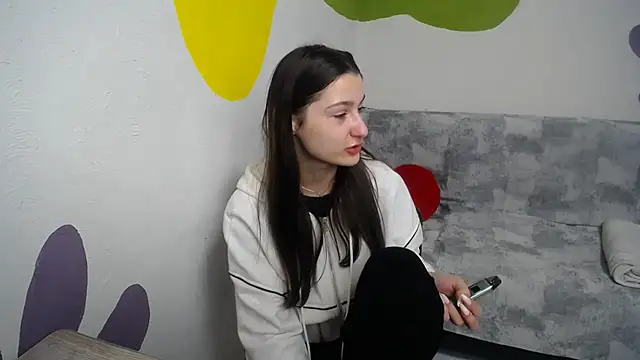 a alessia online show from December 5, 2025, 8:24 am