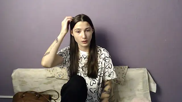 a alessia online show from November 7, 2025, 1:26 pm