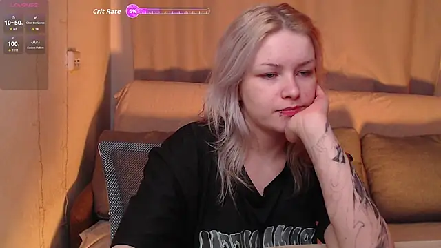 CherryNight6 online show from November 18, 2025, 6:11 pm