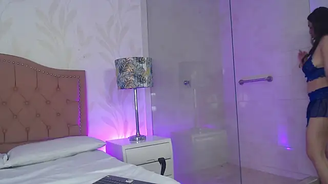 Emmy Palacios online show from November 26, 2025, 11:54 am