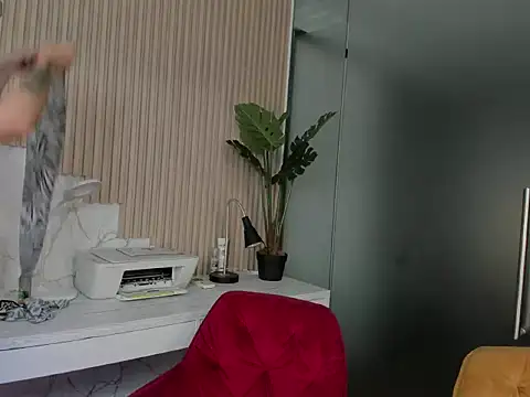 yumyoyo online show from October 26, 2025, 11:32 am