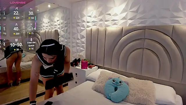 SweetKata  online show from April 8, 2026, 7:59 pm