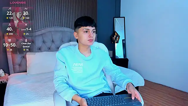 Snapshot of Maxii18_ chatting on October 28, 2025, 1:54 pm Maxii18  online show from October 28, 2025, 1:54 pm