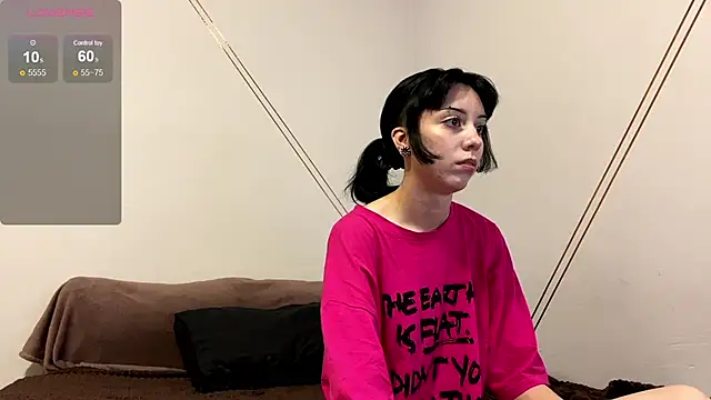 Snapshot of MoniShy chatting on November 11, 2025, 1:06 pm MoniShy online show from November 11, 2025, 1:06 pm