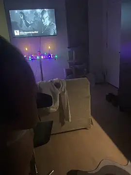 elliepixie online show from November 15, 2025, 3:43 am