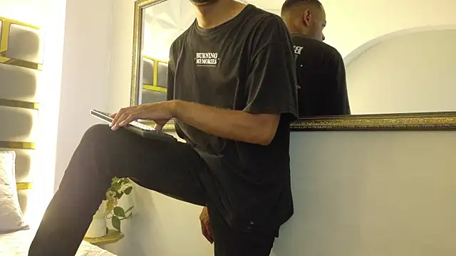 Neytanmalcon online show from October 31, 2025, 8:38 pm