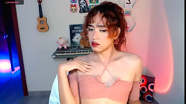 AdelineEsposito online show from March 26, 2026, 1:04 am