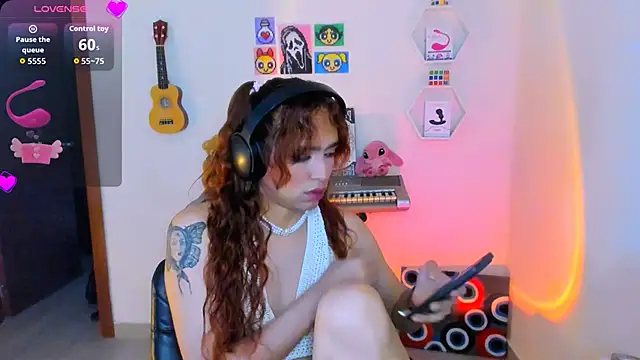 Snapshot of AdelineEsposito chatting on January 31, 2026, 7:12 pm AdelineEsposito online show from January 31, 2026, 7:12 pm