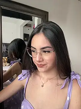 IslaCole online show from January 10, 2026, 8:04 pm