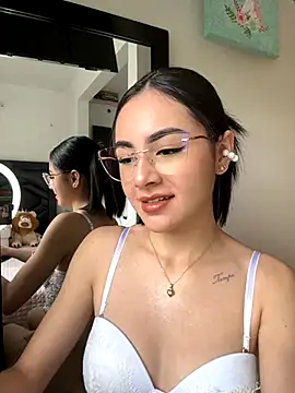 Snapshot of IslaCole chatting on October 26, 2025, 6:30 pm IslaCole online show from October 26, 2025, 6:30 pm