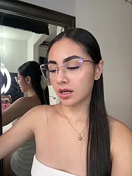 IslaCole online show from March 9, 2026, 10:57 pm