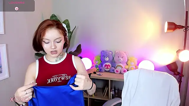 lexirouge   online show from November 20, 2025, 12:39 pm