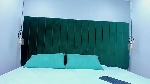 Melody Horney online show from December 1, 2025, 8:42 pm