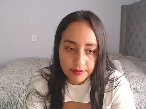 cute8smile online show from November 6, 2025, 1:59 pm