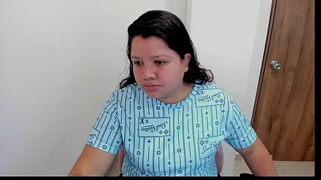 Snapshot of Sweet_Deemonn chatting on October 28, 2025, 2:16 pm Sweet Deemonn online show from October 28, 2025, 2:16 pm