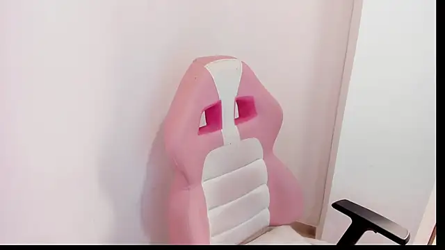 Snapshot of Sweet_Deemonn chatting on October 30, 2025, 2:36 pm Sweet Deemonn online show from October 30, 2025, 2:36 pm